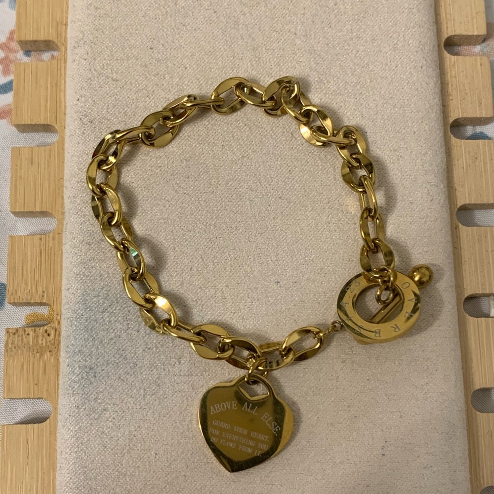 Gold Heart Charm Bracelet - Picture 4 of 5